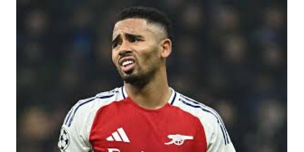 Er zijn veel goedbetaalde maar zwakke spelers bij Arsenal